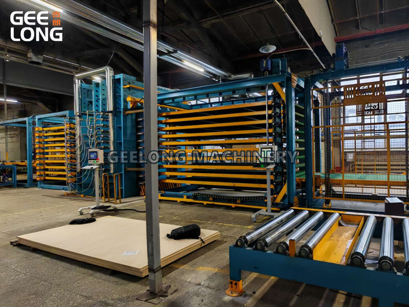 Automatic-film-faced-plywood-laminate-hot-pressing-line-machine (6)