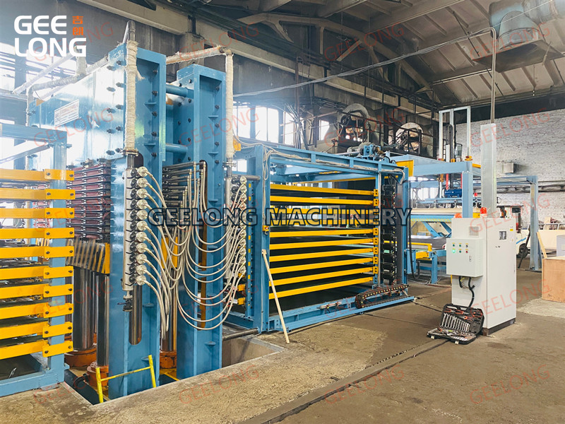 Automatic-film-faced-plywood-laminate-hot-pressing-line-machine (4)
