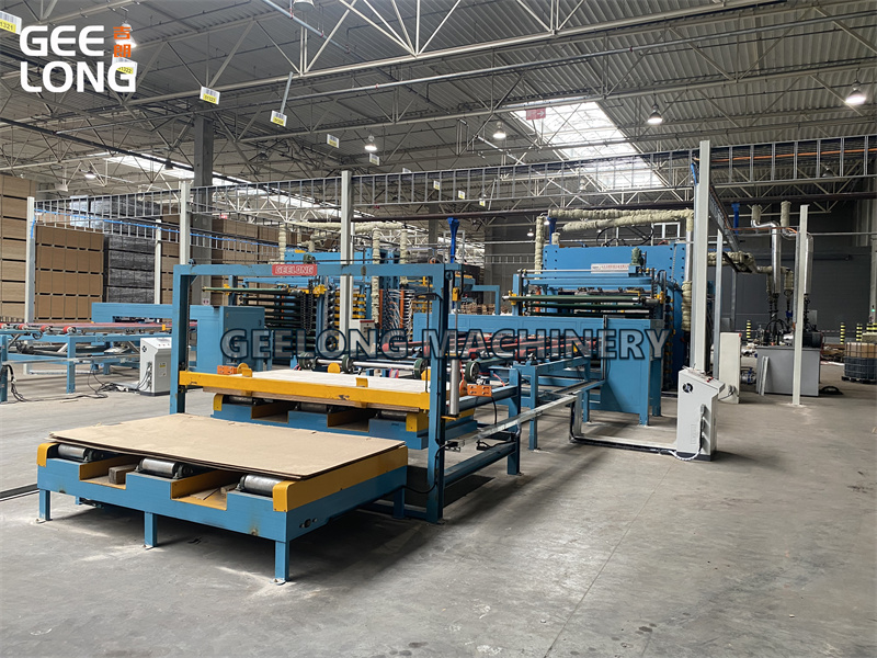 Automatic-film-faced-plywood-laminate-hot-pressing-line-machine (4)