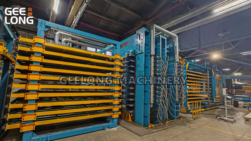 Automatic-film-faced-plywood-laminate-hot-pressing-line-machine (2)