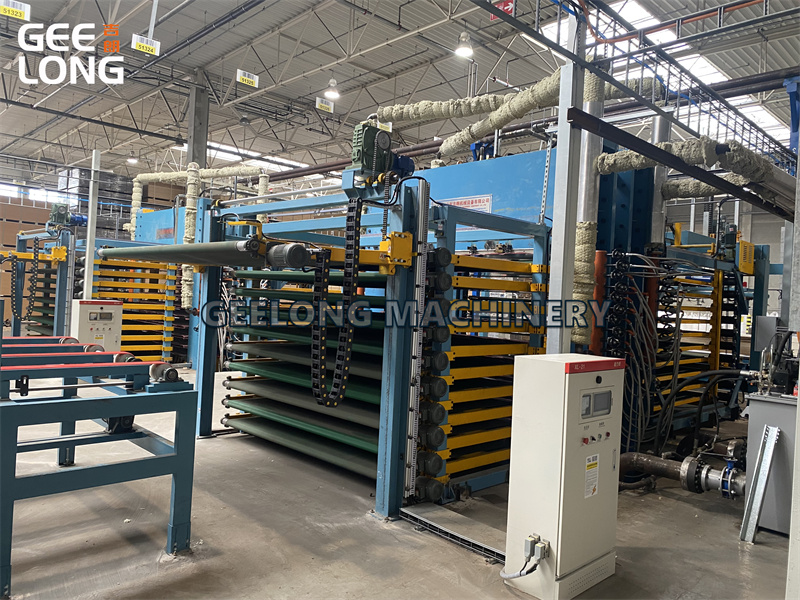 Automatic-film-faced-plywood-laminate-hot-pressing-line-machine (5)