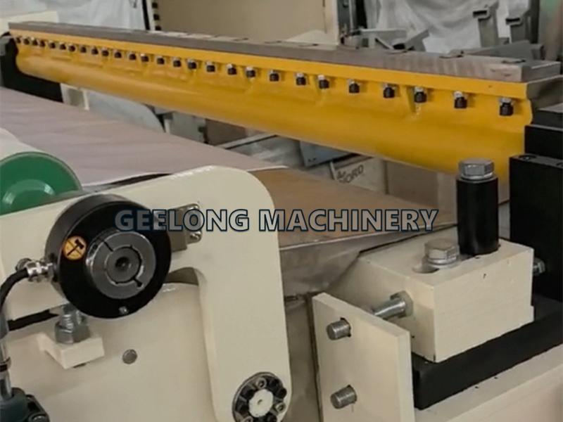 geelong-phenolic-film-cutting-machine-roll-to-sheet-machine (3)